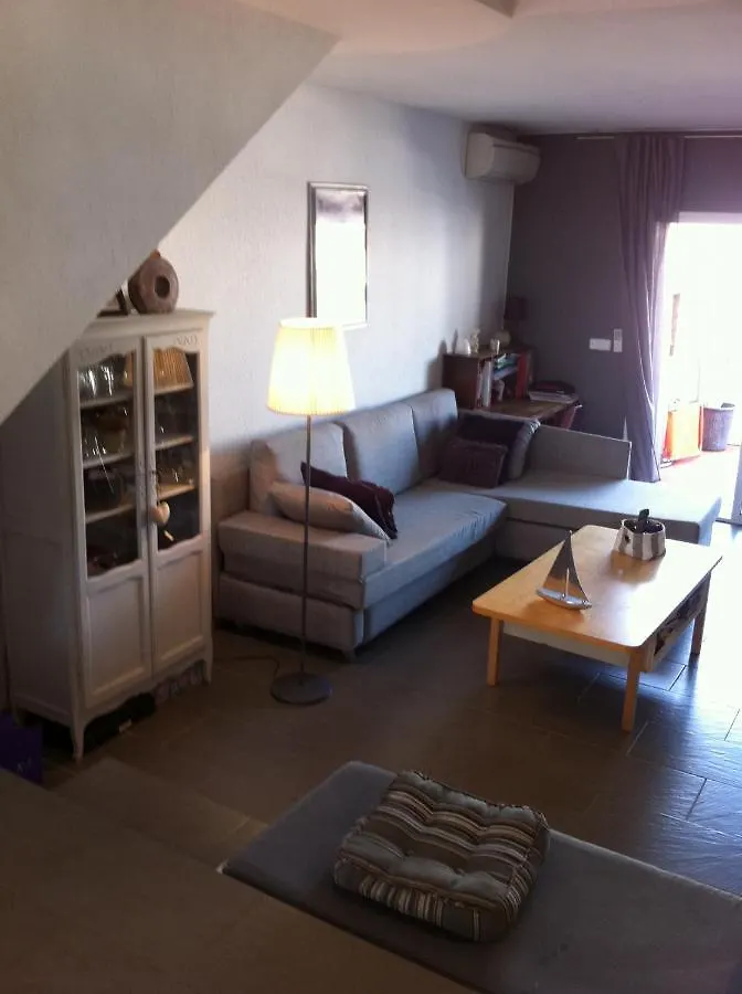 Casa Con 3 Habitaciones Amarre Y Wifi Ref 195 Empuriabrava Spain