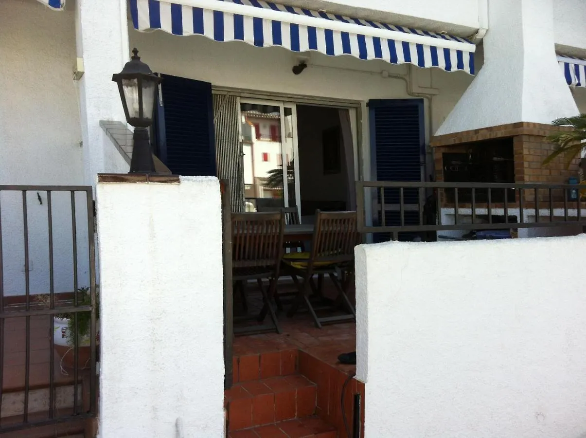 Holiday home Casa Con 3 Habitaciones Amarre Y Wifi Ref 195 Empuriabrava