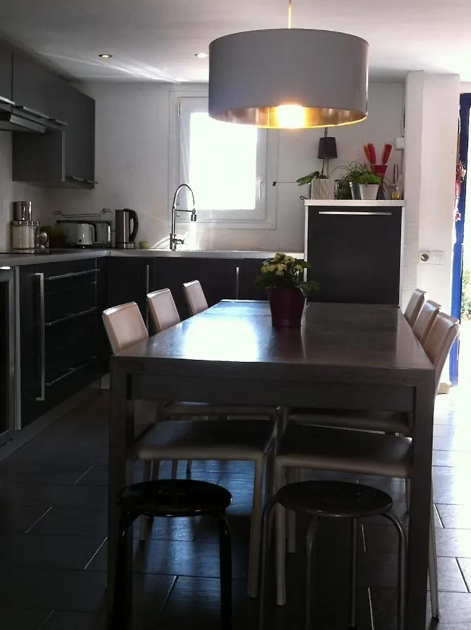Casa Con 3 Habitaciones Amarre Y Wifi Ref 195 Empuriabrava Holiday home