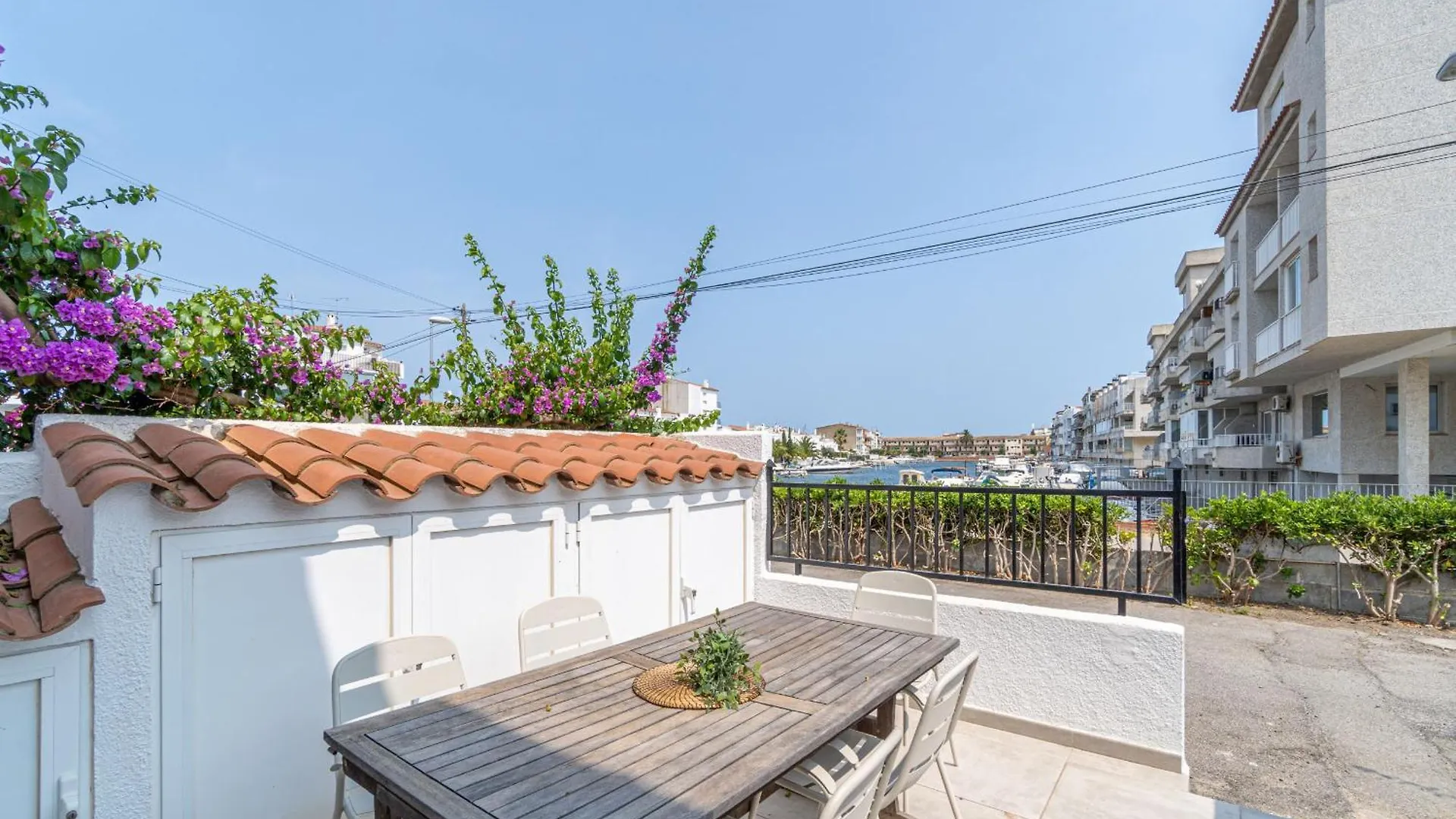 Casa Con 3 Habitaciones Amarre Y Wifi Ref 195 Empuriabrava 0*,