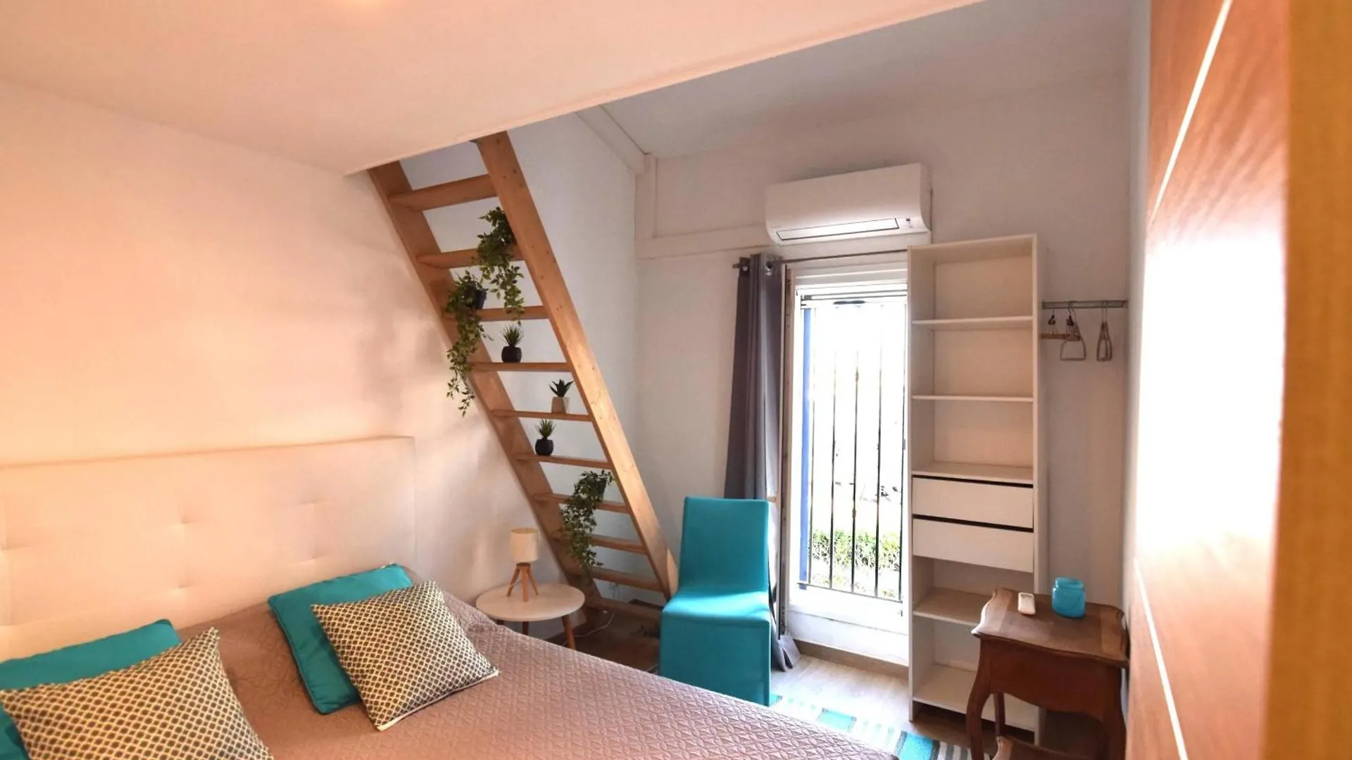 Casa Con 3 Habitaciones Amarre Y Wifi Ref 195 Empuriabrava Spain
