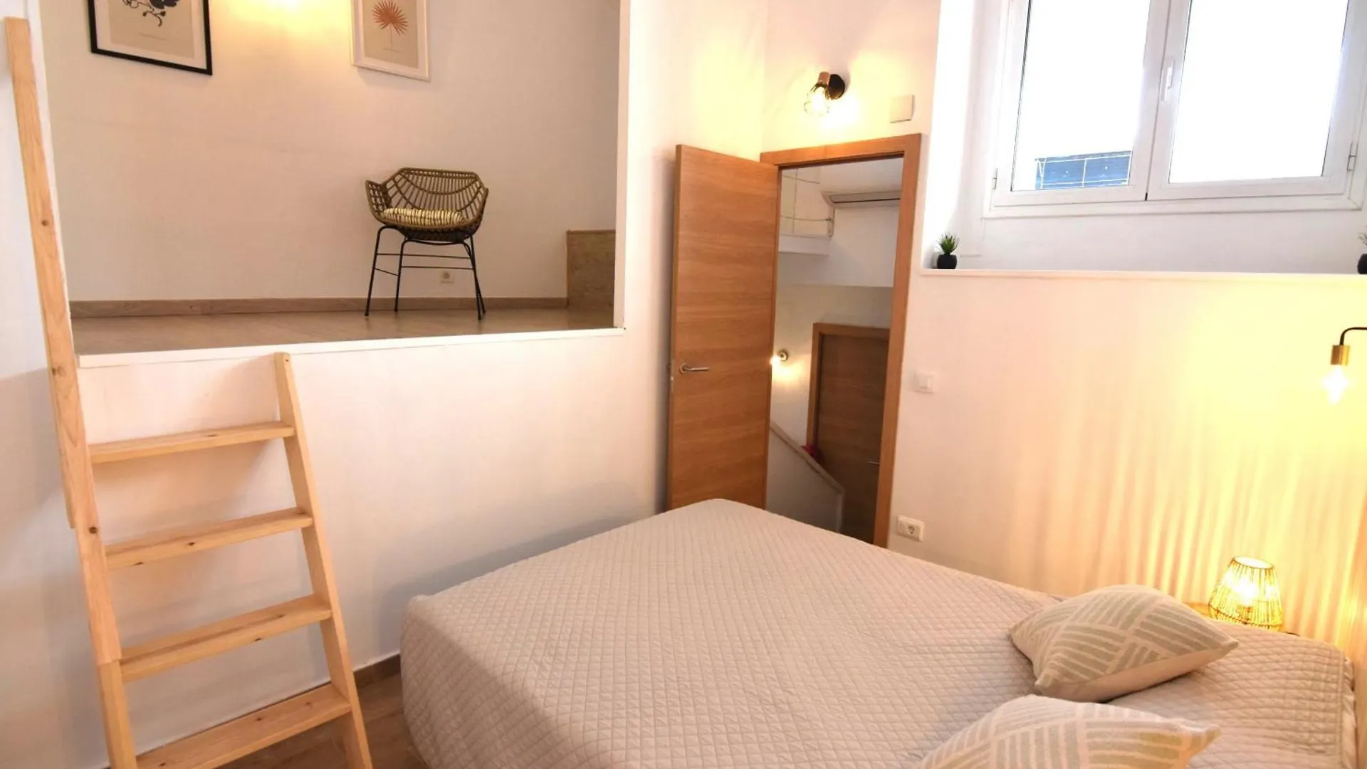 Casa Con 3 Habitaciones Amarre Y Wifi Ref 195 Empuriabrava Spain