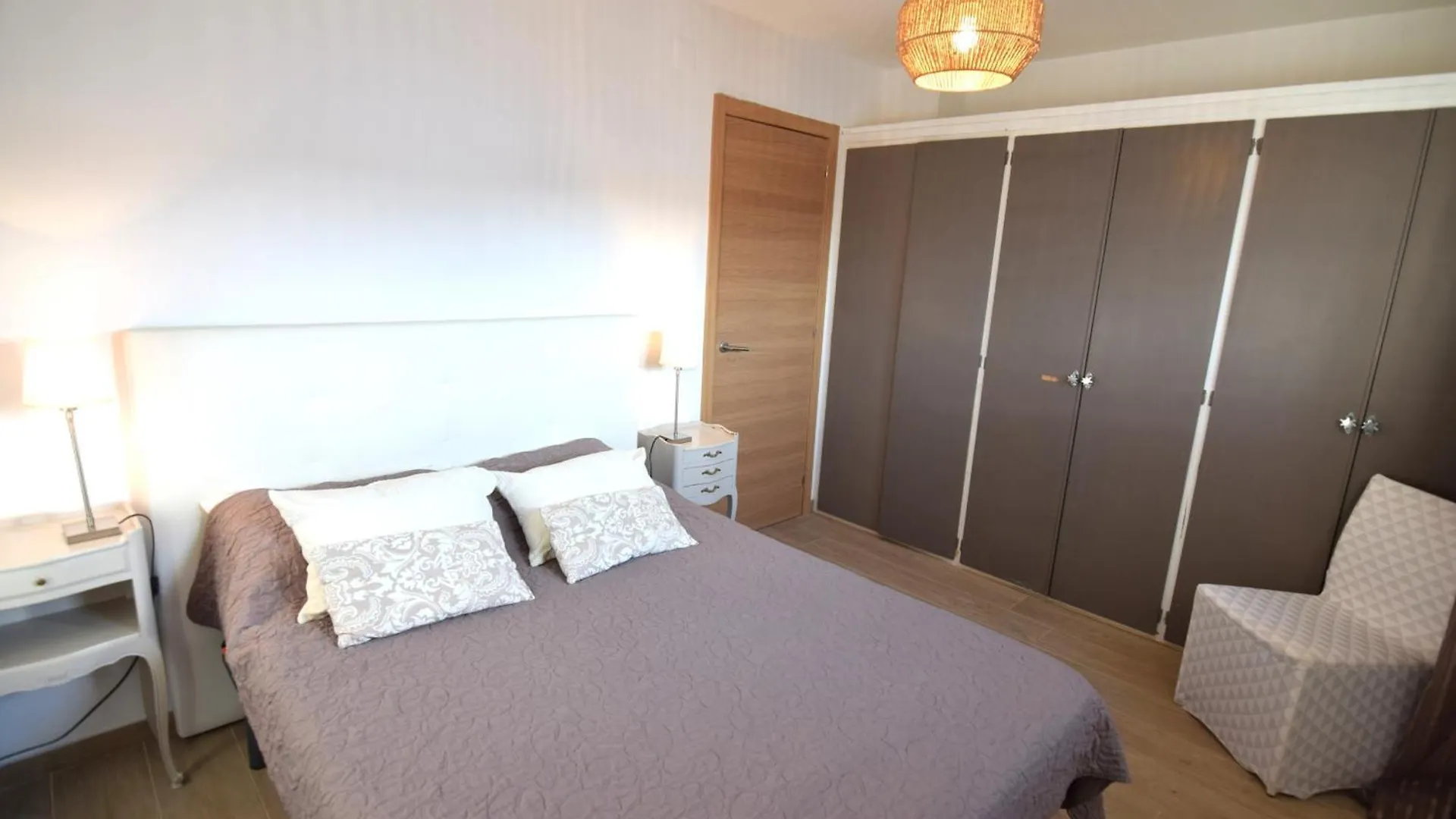 Casa Con 3 Habitaciones Amarre Y Wifi Ref 195 Empuriabrava Holiday home