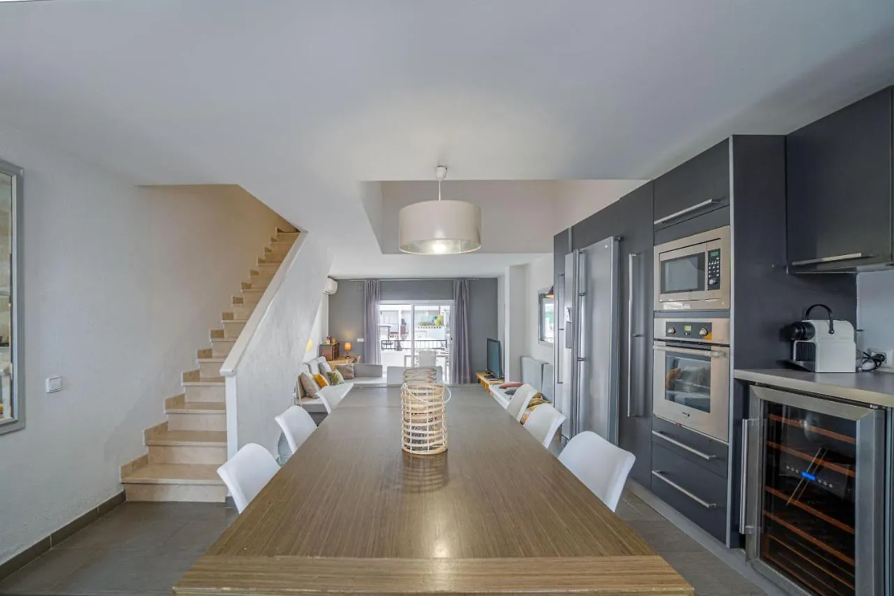 Casa Con 3 Habitaciones Amarre Y Wifi Ref 195 Empuriabrava Prázdninový dům